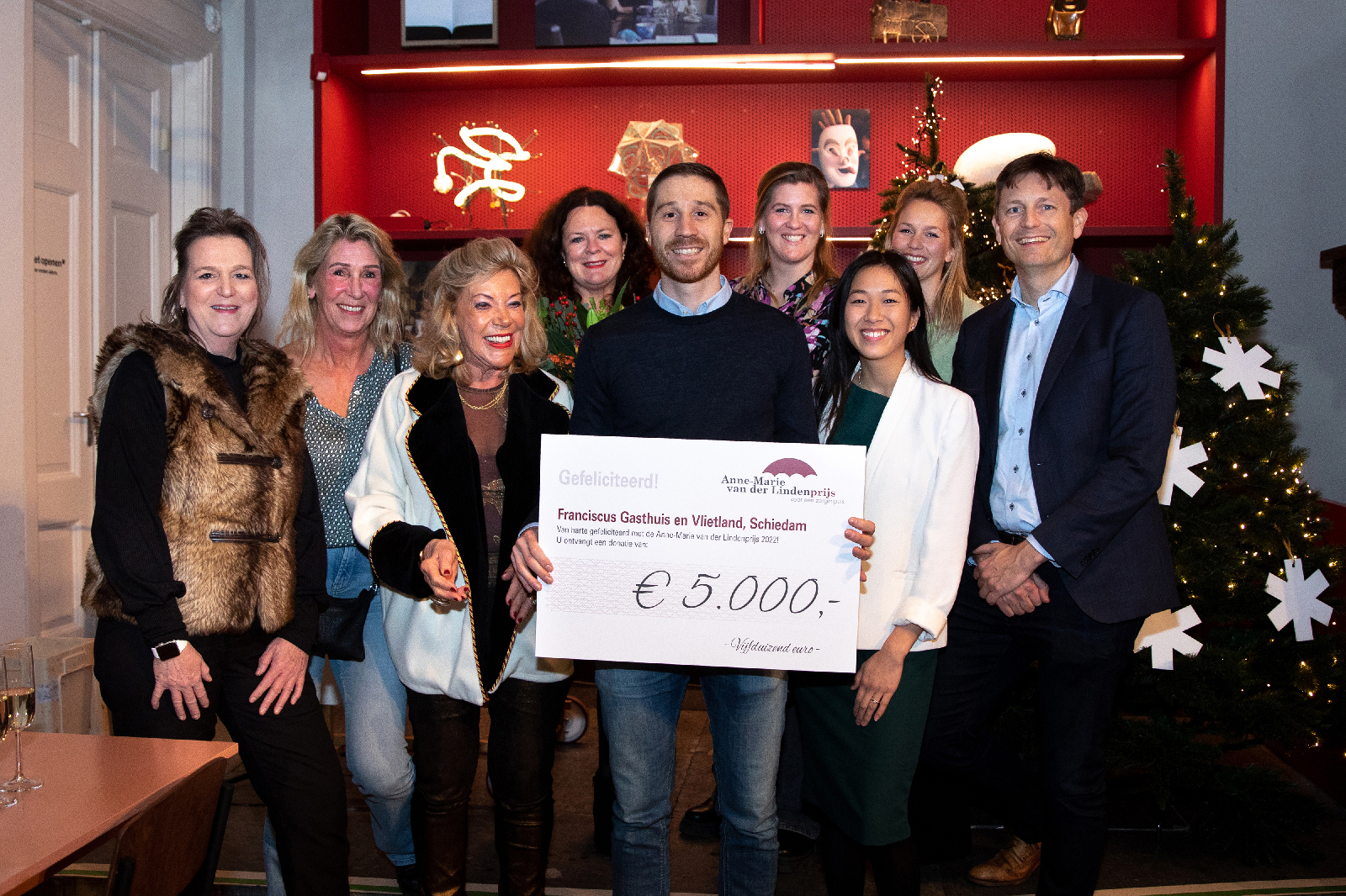 Het Franciscus Gasthuis en Vlietland ontving een donatie van € 5.000,-.